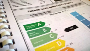 Náhled na průkaz energetické náročnosti budovy domu, který je celkově úsporný